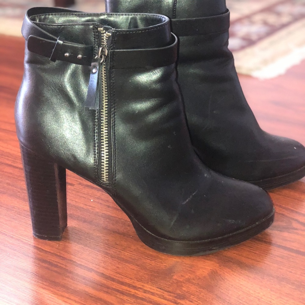Black heel booties